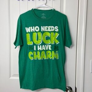 EUC Celebrate! Adult green st. Patrick’s day lucky charm‎ short sleeve tshirt M